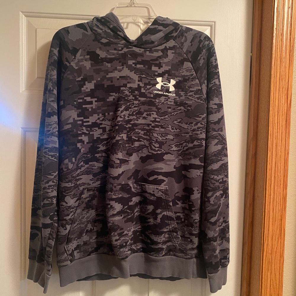 Under Armour Youth XL hoodie; great condition